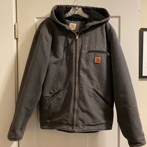 Mens carhartt jacket size small, gently used